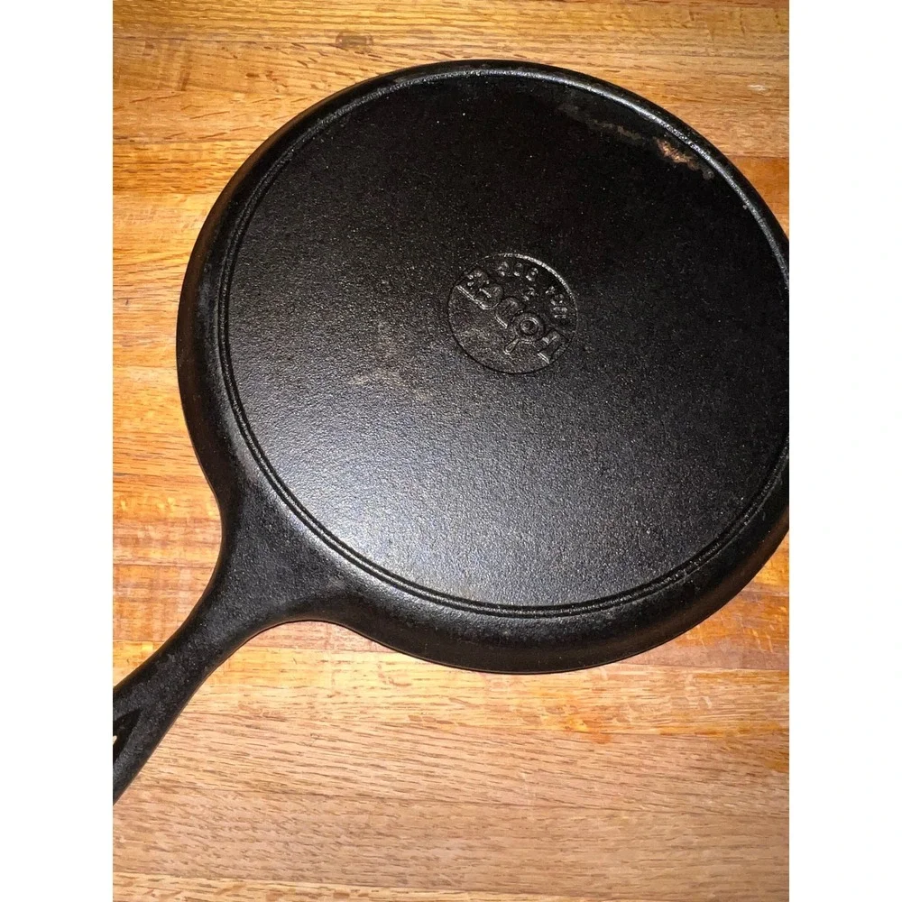 Lodge Cast Iron Griddle Pan 10.5 Inch Round Skillet Made in‎ USA Black Cookware